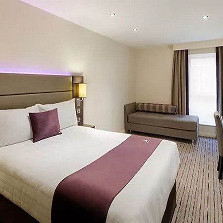 Premier Inn London Romford Exterior foto